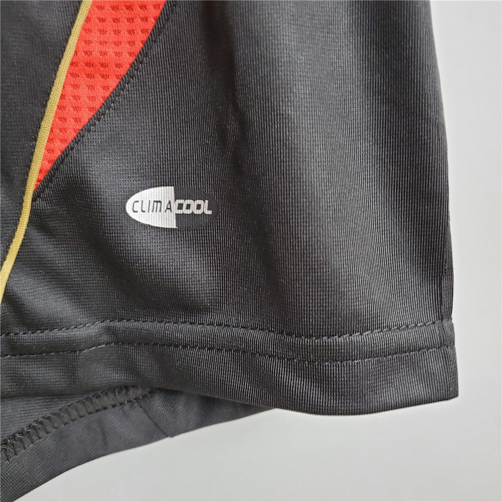 AC MILAN - MAILLOT EXTÉRIEUR THIRD RETRO 06/07