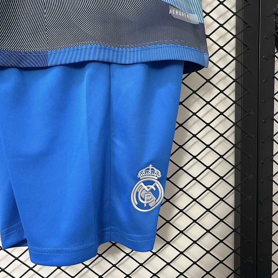 REAL MADRID - ENSEMBLE ENFANT ENTRAINEMENT 25/26