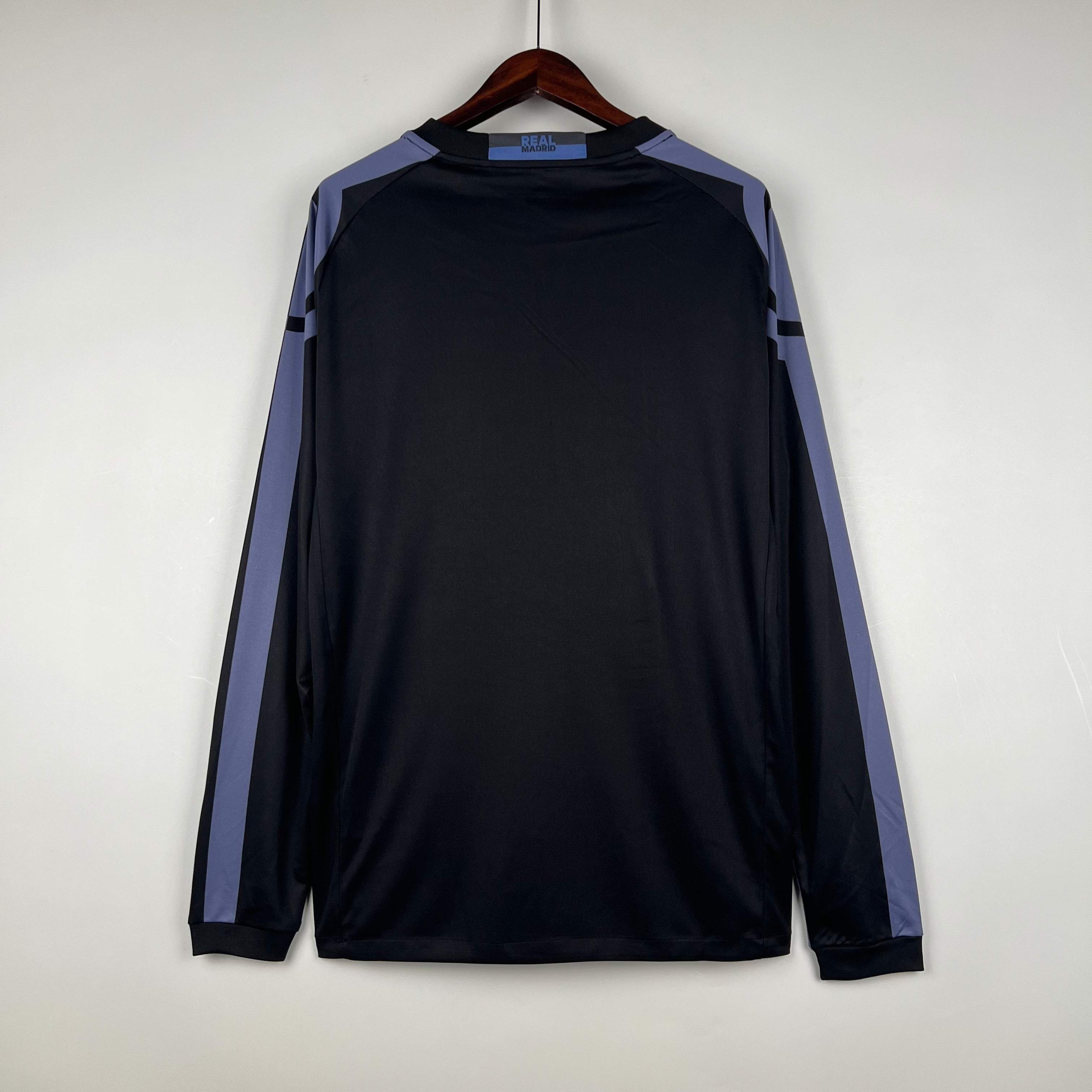 REAL MADRID - MAILLOT EXTÉRIEUR THIRD MANCHES LONGUES RETRO 16/17