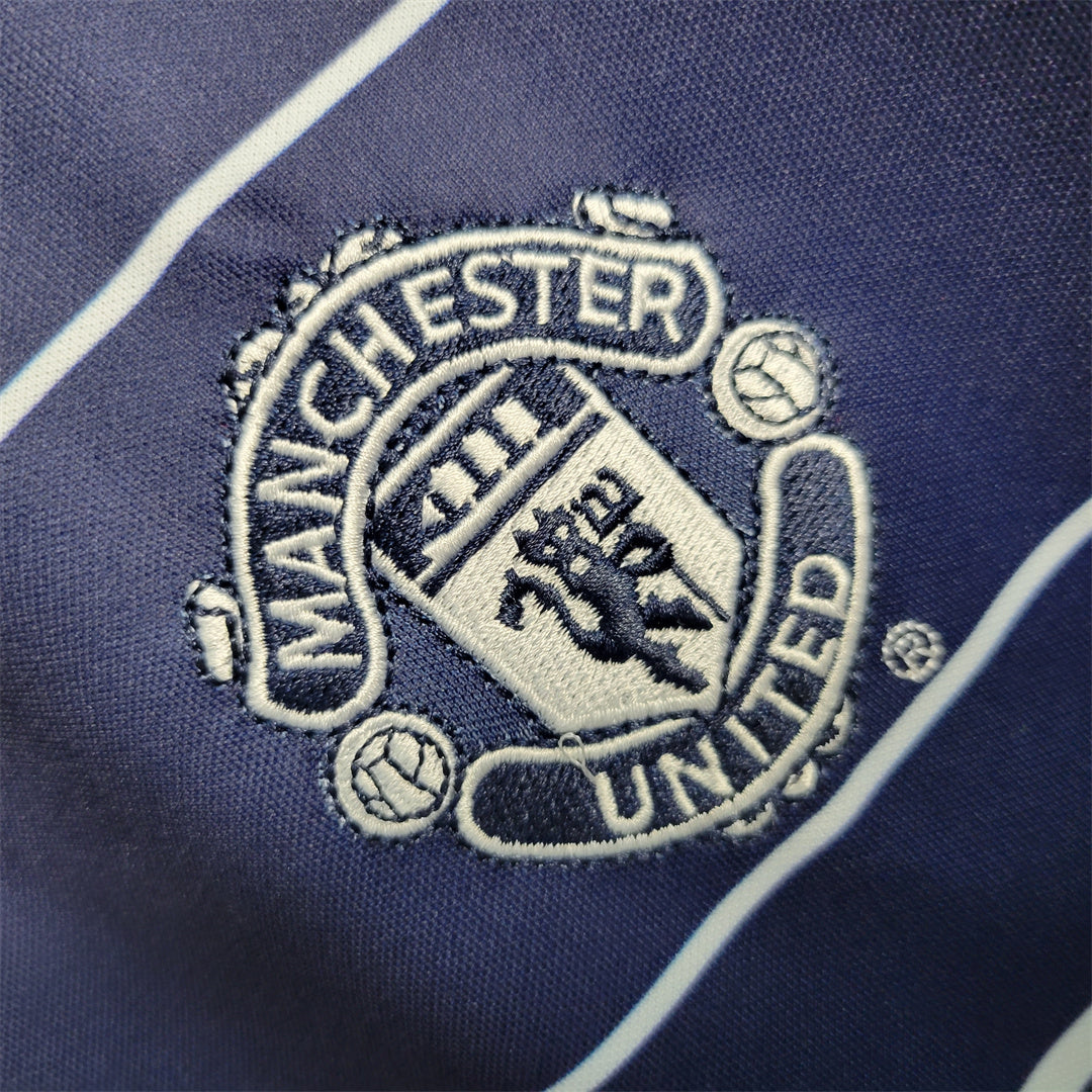 MANCHESTER UNITED - 99/00 AWAY RETRO SHIRT