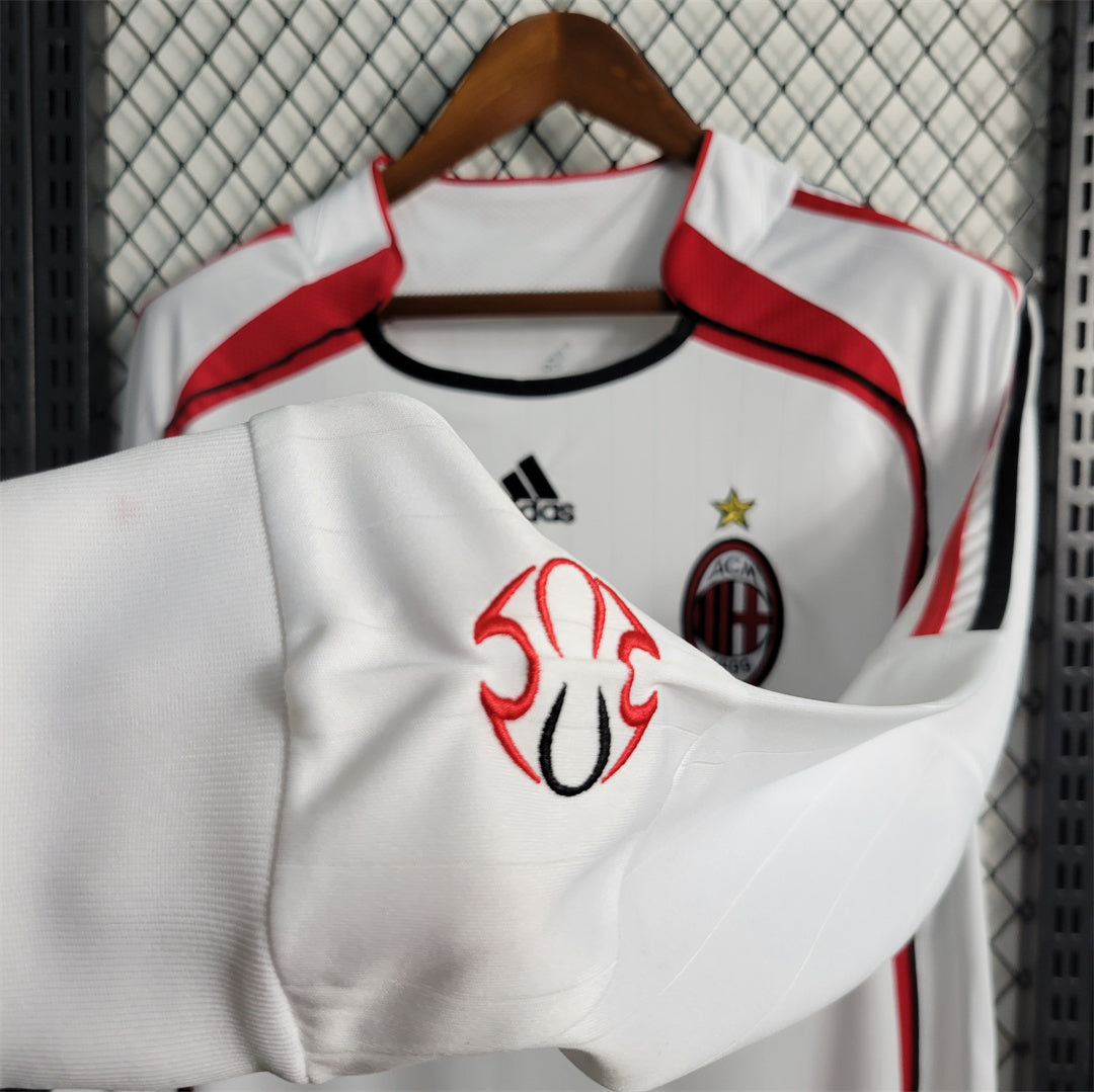 AC MILAN - MAILLOT EXTÉRIEUR MANCHES LONGUES RETRO 06/07