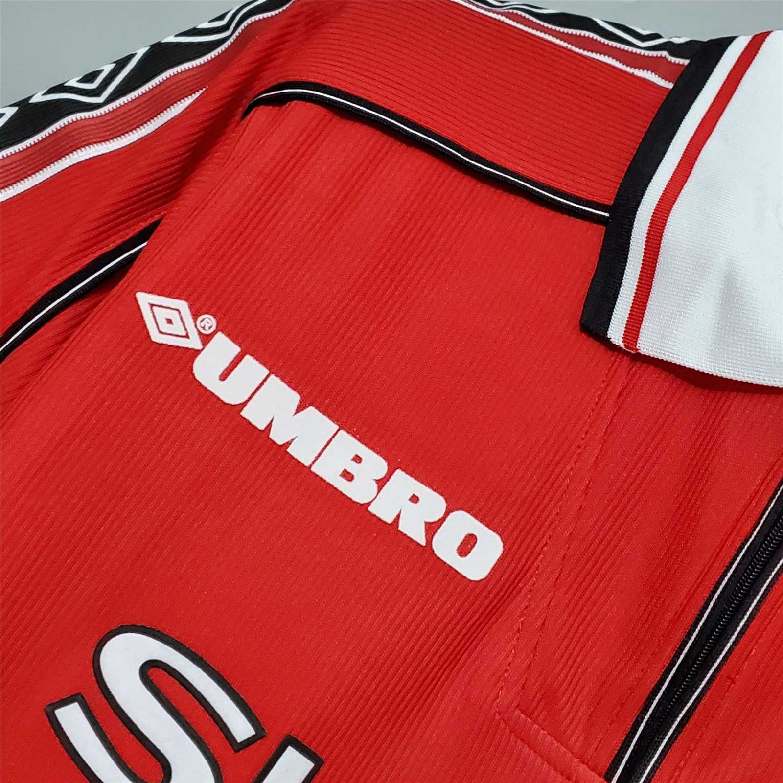 MANCHESTER UNITED - 98/99 RETRO HOME SHIRT