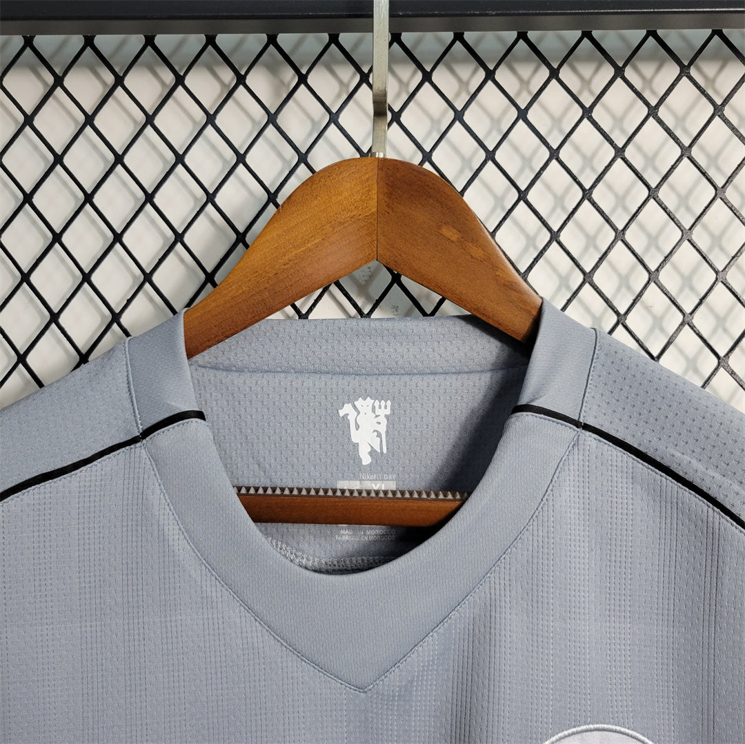 MANCHESTER UNITED - RETRO GOALKEEPER JERSEY 07/08