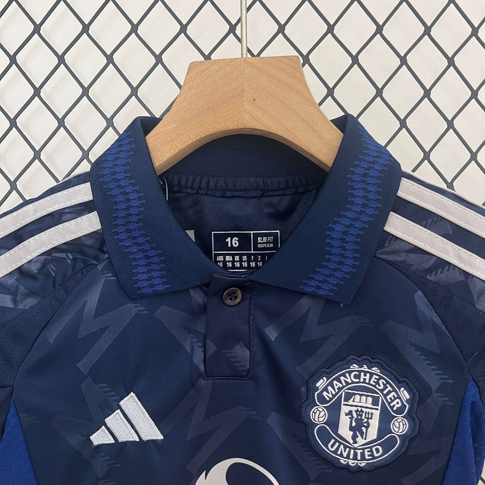 MANCHESTER UNITED - ENSEMBLE ENFANT EXTÉRIEUR 24/25