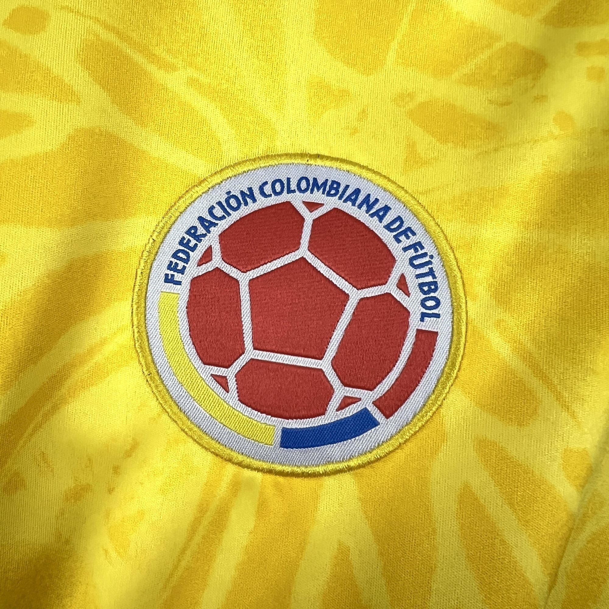 COLOMBIE - MAILLOT DOMICILE MANCHES LONGUES 2026