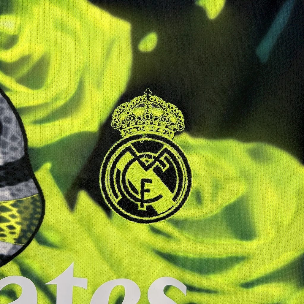 REAL MADRID - "PINK SNAKE" CONCEPT JERSEY 25/26